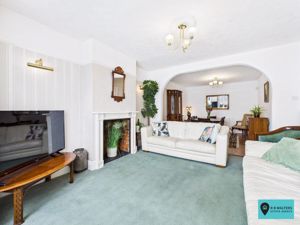 Living/Diner- click for photo gallery